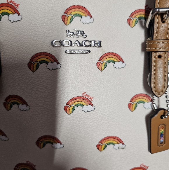COACH Pride Bags Mollie Tote 25 With Rainbow Heart Print NWT Authentic 🌈 - Picture 8 of 15